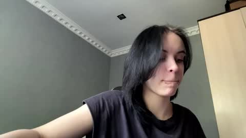 Snapshot of lynettawiseman chatting on 05-29-26, 07:28 Eva online show from 05-29-26, 07:28