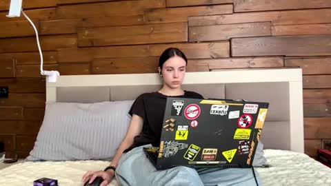 Snapshot of lynettawiseman chatting on 06-30-26, 07:53 Eva online show from 06-30-26, 07:53