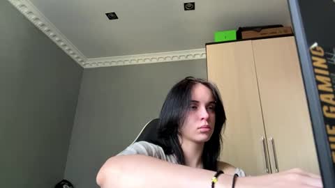Snapshot of lynettawiseman chatting on 07-17-26, 07:48 Eva online show from 07-17-26, 07:48