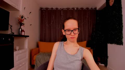 Snapshot of lynettebails chatting on 01-26-25, 04:30 Sara online show from 01-26-25, 04:30