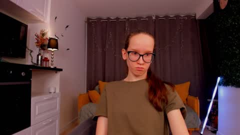 Snapshot of lynettebails chatting on 01-31-25, 07:18 Sara online show from 01-31-25, 07:18