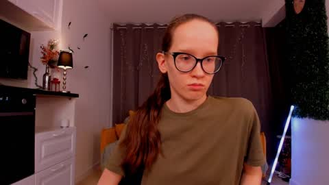 Snapshot of lynettebails chatting on 02-01-25, 01:23 Sara online show from 02-01-25, 01:23