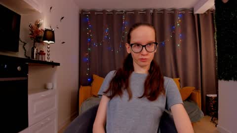 Snapshot of lynettebails chatting on 02-01-25, 04:11 Sara online show from 02-01-25, 04:11