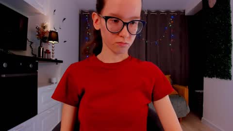 Snapshot of lynettebails chatting on 02-02-25, 07:14 Sara online show from 02-02-25, 07:14