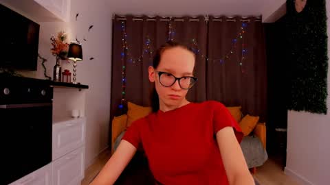 Snapshot of lynettebails chatting on 02-02-25, 11:00 Sara online show from 02-02-25, 11:00