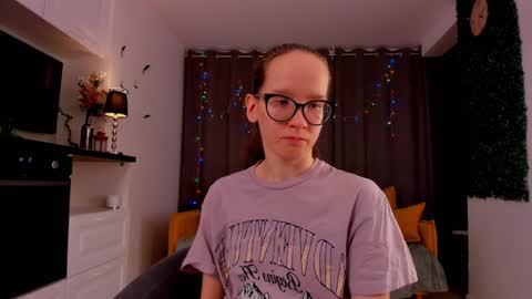 Snapshot of lynettebails chatting on 02-03-25, 04:41 Sara online show from 02-03-25, 04:41