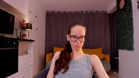 Snapshot of lynettebails chatting on 02-05-25, 04:14 Sara online show from 02-05-25, 04:14