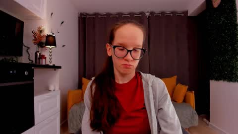 Snapshot of lynettebails chatting on 02-16-25, 11:16 Sara online show from 02-16-25, 11:16