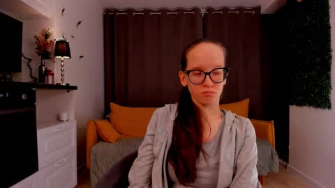 Snapshot of lynettebails chatting on 02-17-25, 07:53 Sara online show from 02-17-25, 07:53