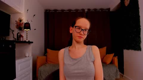 Snapshot of lynettebails chatting on 02-17-25, 10:58 Sara online show from 02-17-25, 10:58