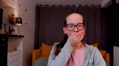 Snapshot of lynettebails chatting on 02-19-25, 11:14 Sara online show from 02-19-25, 11:14