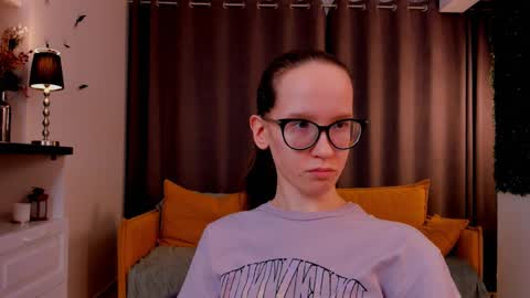 Snapshot of lynettebails chatting on 02-20-25, 04:25 Sara online show from 02-20-25, 04:25