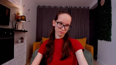 Snapshot of lynettebails chatting on 02-26-25, 04:14 Sara online show from 02-26-25, 04:14