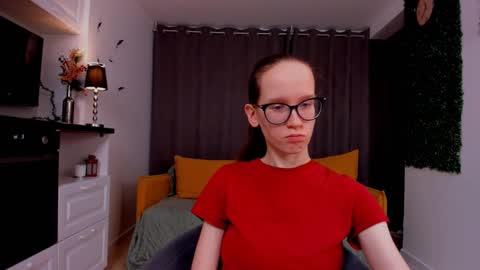 Snapshot of lynettebails chatting on 02-26-25, 10:20 Sara online show from 02-26-25, 10:20