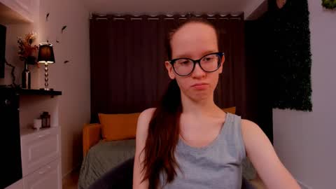 Snapshot of lynettebails chatting on 02-27-25, 04:10 Sara online show from 02-27-25, 04:10