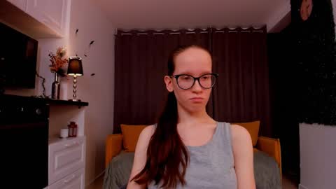 Snapshot of lynettebails chatting on 02-27-25, 07:26 Sara online show from 02-27-25, 07:26