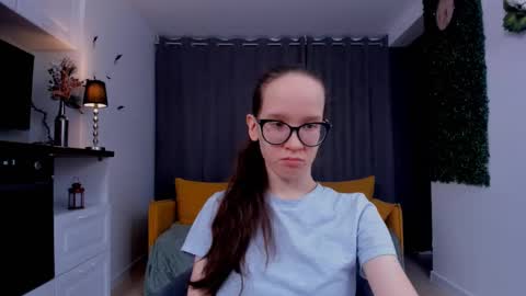 Snapshot of lynettebails chatting on 03-03-25, 04:24 Sara online show from 03-03-25, 04:24