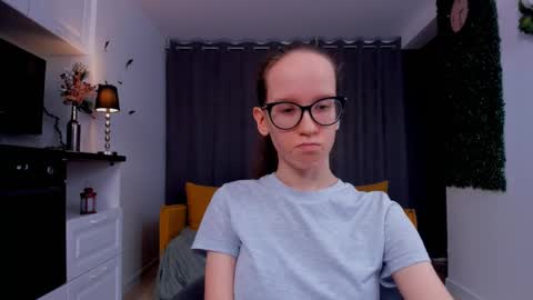 Snapshot of lynettebails chatting on 03-03-25, 07:28 Sara online show from 03-03-25, 07:28