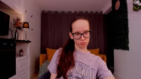 Snapshot of lynettebails chatting on 03-04-25, 04:20 Sara online show from 03-04-25, 04:20