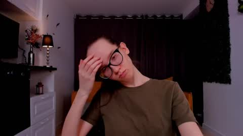 Snapshot of lynettebails chatting on 03-06-25, 10:36 Sara online show from 03-06-25, 10:36