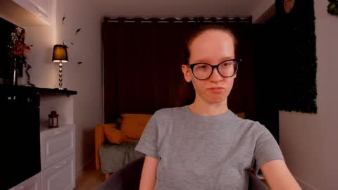 Snapshot of lynettebails chatting on 03-08-25, 07:09 Sara online show from 03-08-25, 07:09