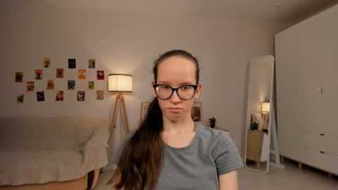 Snapshot of lynettebails chatting on 03-09-25, 07:15 Sara online show from 03-09-25, 07:15