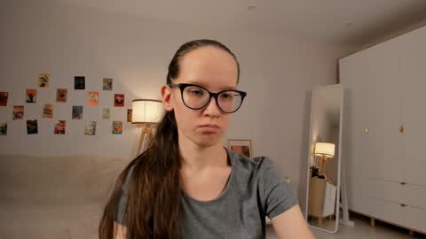 Snapshot of lynettebails chatting on 03-09-25, 10:19 Sara online show from 03-09-25, 10:19