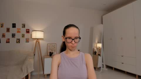 Snapshot of lynettebails chatting on 03-10-25, 07:18 Sara online show from 03-10-25, 07:18