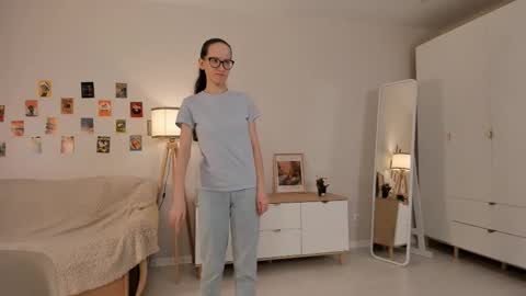 Snapshot of lynettebails chatting on 03-12-25, 10:17 Sara online show from 03-12-25, 10:17