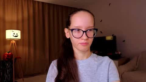 Snapshot of lynettebails chatting on 11-08-25, 04:07 Sara online show from 11-08-25, 04:07