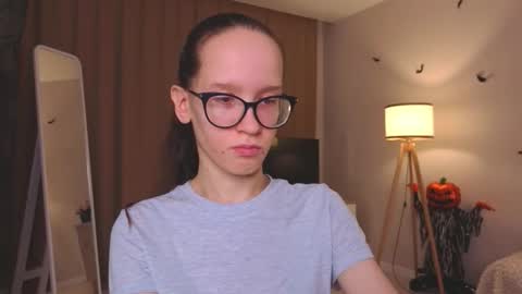 Snapshot of lynettebails chatting on 12-03-25, 04:16 Sara online show from 12-03-25, 04:16