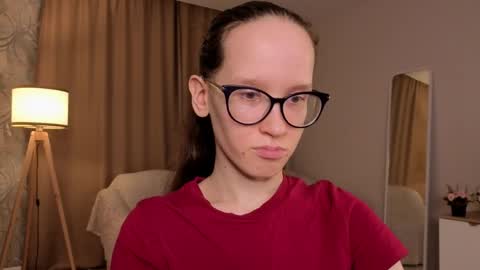 Sara online show from 04-18-26, 04:11