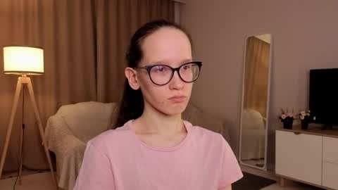 Sara online show from 04-19-26, 06:10