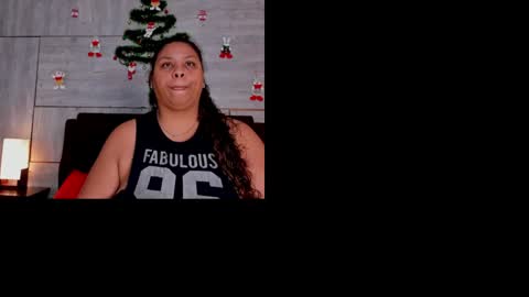 Snapshot of lynn_and_esteban chatting on 12-17-24, 04:01 Lynn jonnes online show from 12-17-24, 04:01