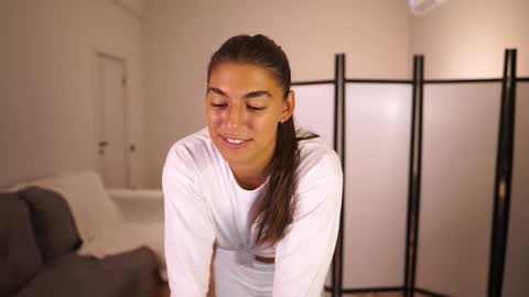  LYNN  online show from 12-15-25, 06:17