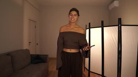 Snapshot of lynn_jackson chatting on 01-07-26, 06:49 LYNN online show from 01-07-26, 06:49