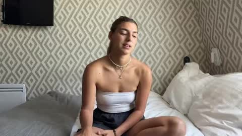  LYNN  online show from 04-25-26, 07:33