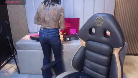 lynn_turner_ online show from 07-20-26, 01:02