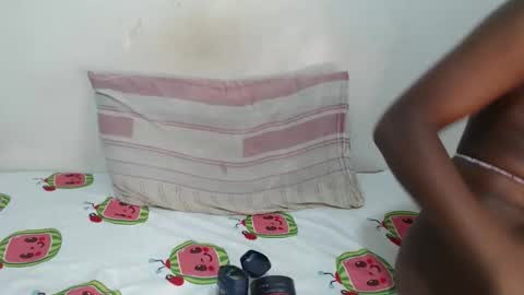 Snapshot of lynnesee chatting on 09-18-25, 12:29 lyenne online show from 09-18-25, 12:29