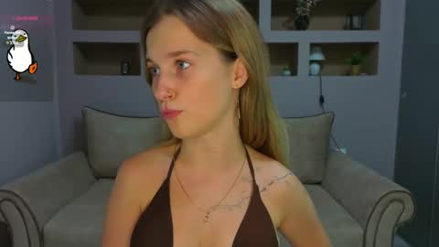 Snapshot of lynntiny chatting on 09-14-25, 04:39 Lynn online show from 09-14-25, 04:39