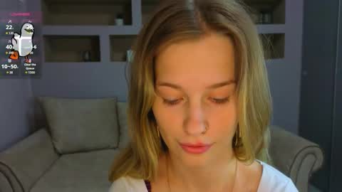 Snapshot of lynntiny chatting on 09-27-25, 06:02 Lynn online show from 09-27-25, 06:02