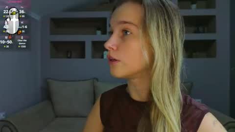 Snapshot of lynntiny chatting on 10-14-25, 05:25 Lynn online show from 10-14-25, 05:25