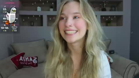 Snapshot of lynntiny chatting on 11-25-25, 02:06 Lynn online show from 11-25-25, 02:06