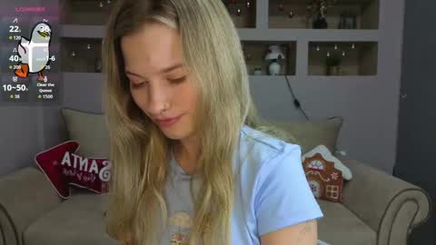 Snapshot of lynntiny chatting on 11-28-25, 05:15 Lynn online show from 11-28-25, 05:15