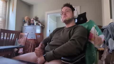 Snapshot of lyntronix chatting on 02-28-26, 04:52 J online show from 02-28-26, 04:52