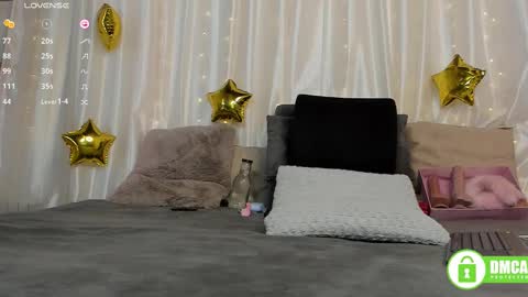 Snapshot of lynxrosen chatting on 09-08-25, 09:25 Lynx Rosen online show from 09-08-25, 09:25