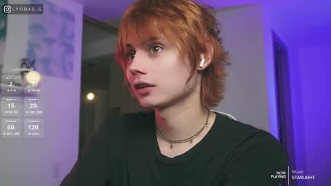 Snapshot of lyodass chatting on 12-17-25, 12:27 Lyodass online show from 12-17-25, 12:27