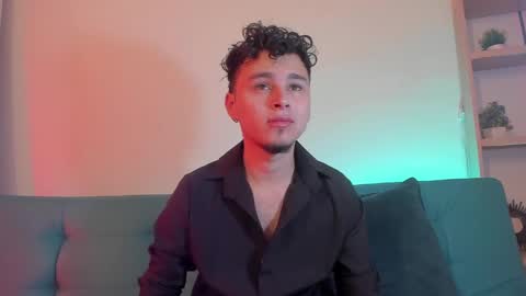 Snapshot of lyon_069 chatting on 09-17-25, 02:52 Andrew online show from 09-17-25, 02:52
