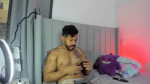 Snapshot of lyon_dark chatting on 12-14-25, 02:50 Lyon Dark online show from 12-14-25, 02:50