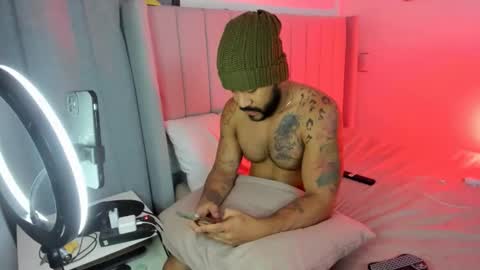 Snapshot of lyon_dark chatting on 01-11-26, 12:48 Lyon Dark online show from 01-11-26, 12:48